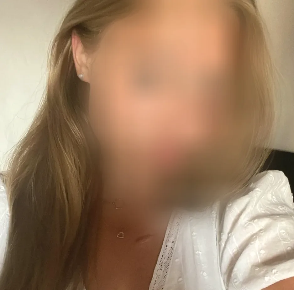 Megan, 19