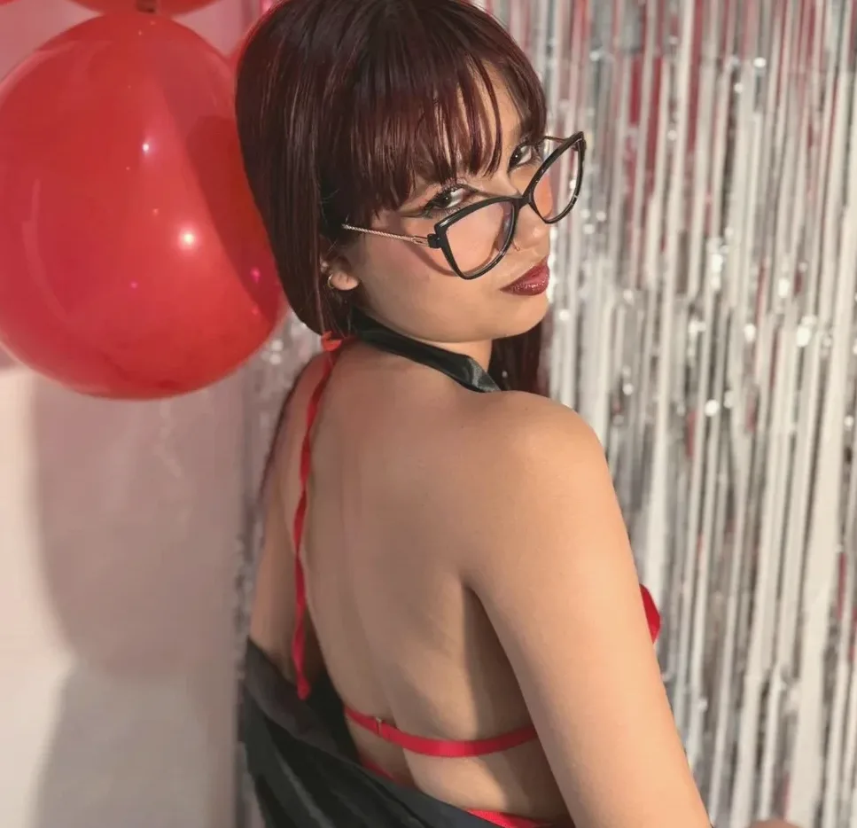 Natalie, 18
