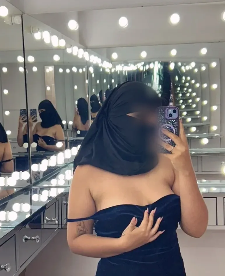 Niamh, 22